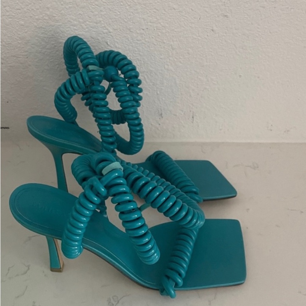 Bottega Veneta wire stretch heels